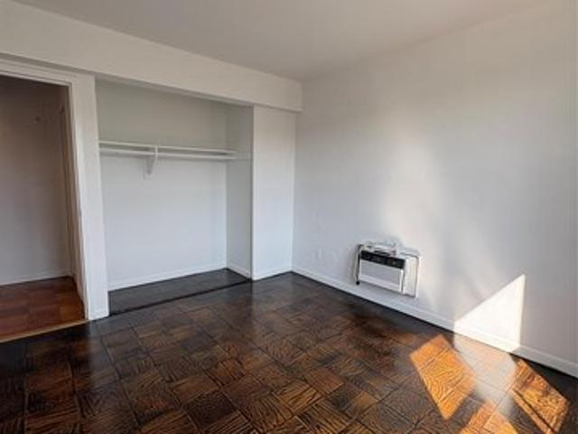 House for rent in Glenwood, New York