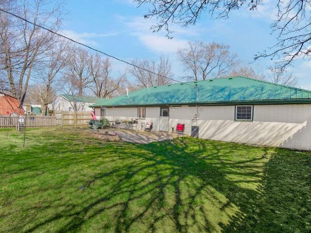 House for sale in East Lynne, Missouri
