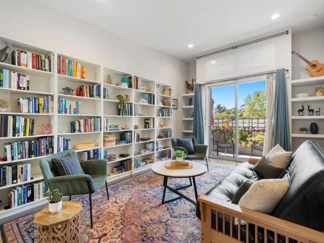 Townhouse for sale in Santa Cruz, California