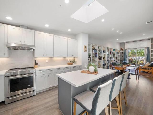 Townhouse for sale in Santa Cruz, California