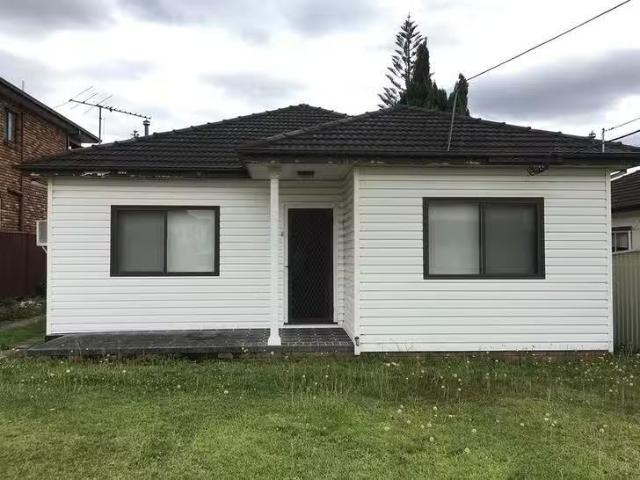 House for rent in Canley Heights