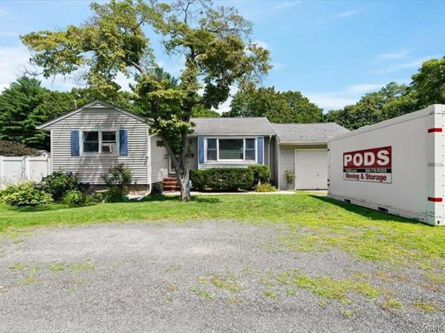 House for sale in Smithtown, New York