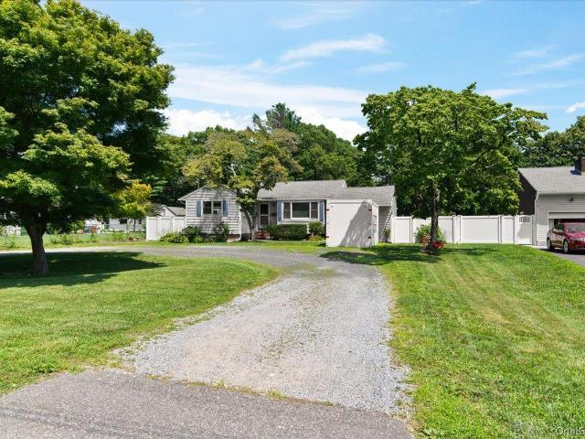 House for sale in Smithtown, New York