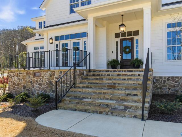 House for sale in Guntersville, Alabama