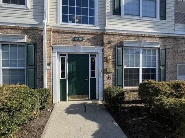 Condo for sale in Warren Heights South, Lopatcong Township