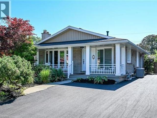 House for sale in Ancaster, Ontario