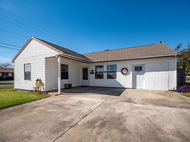 House for sale in Calhoun, Texas