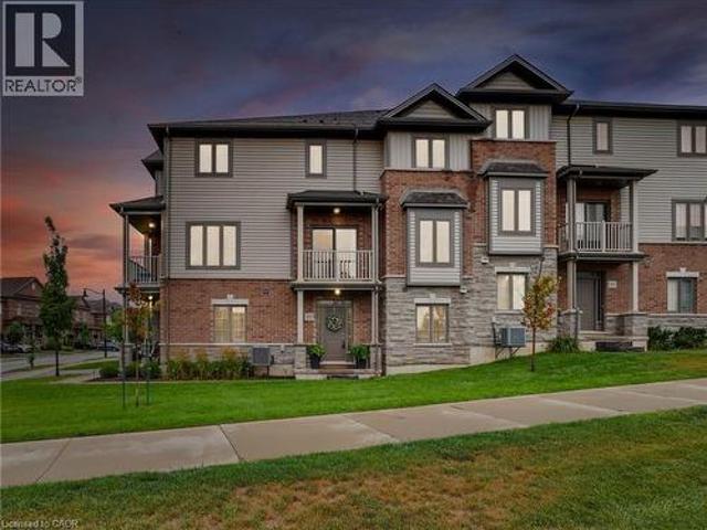Townhouse for sale in Ancaster, Ontario
