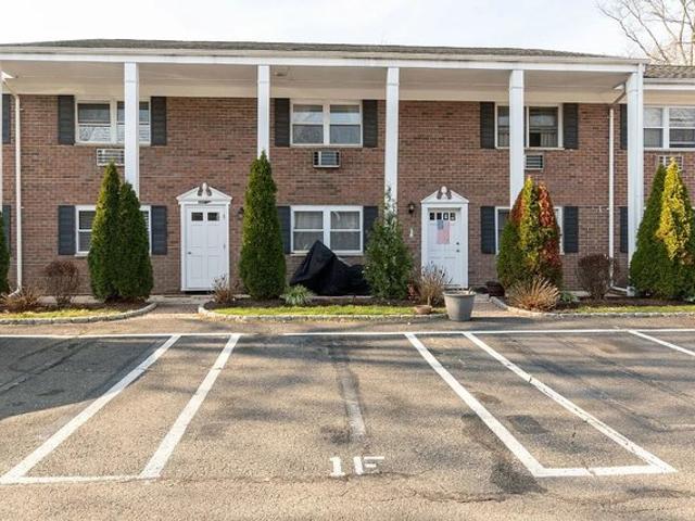 House for sale in Cos Cob, Connecticut
