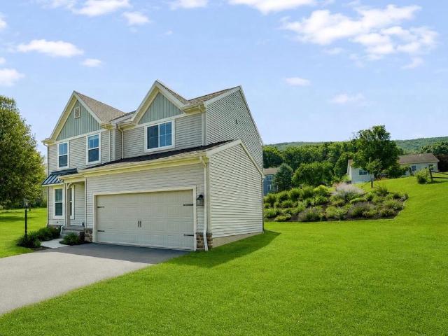 House for sale in Lemont, Pennsylvania