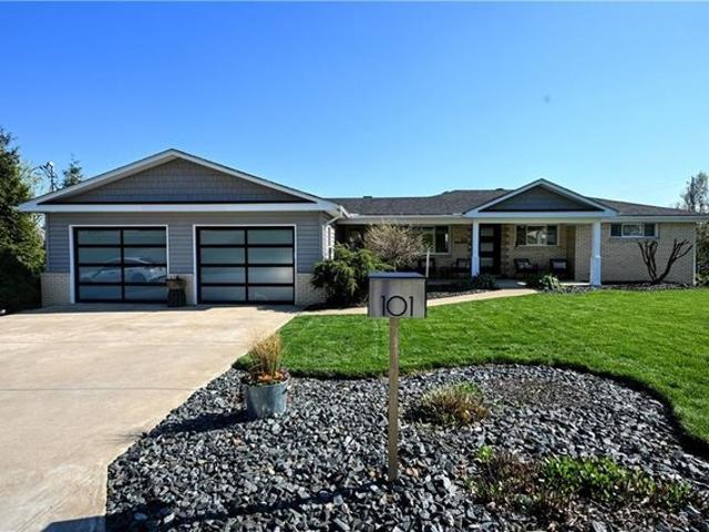 House for sale in Elizabeth, Pennsylvania