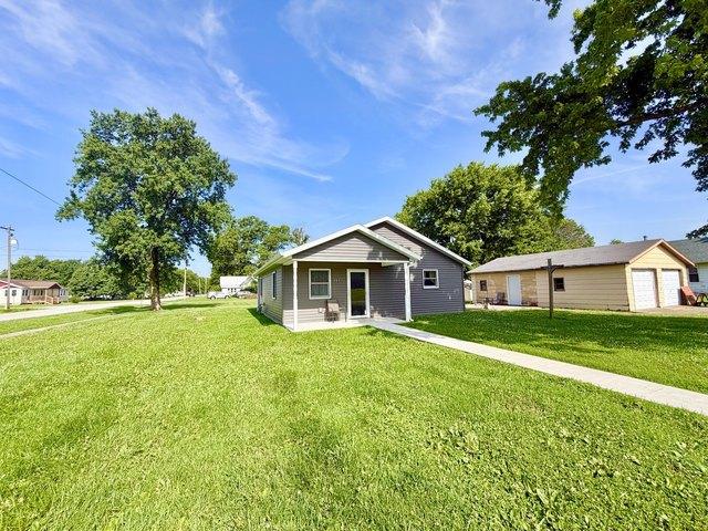 House for sale in Patoka, Illinois