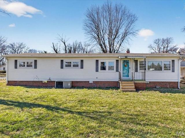 House for sale in Fairview Heights, Illinois