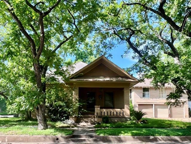 House for sale in Smithville, Texas