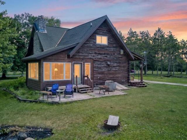 House for sale in Cascade, Wisconsin