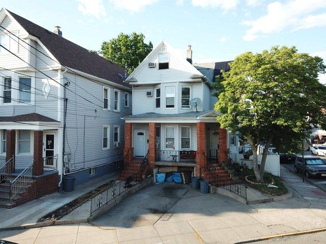 House for sale in Hudson, New Jersey