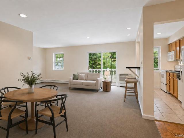 Condo for sale in Bedford Hills, Town of Bedford