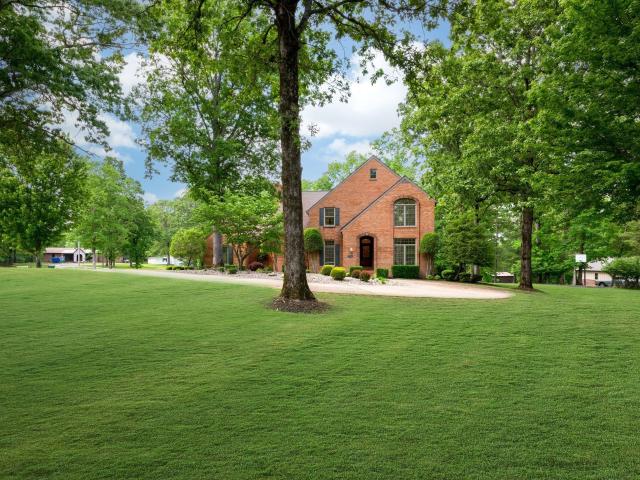 House for sale in Waverly