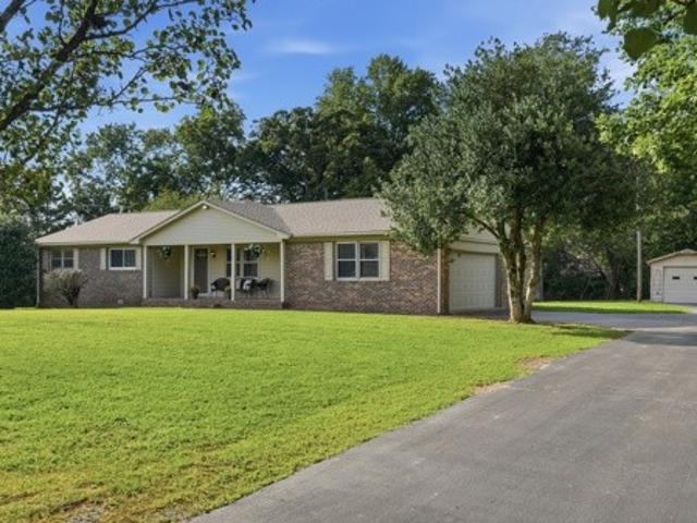 House for sale in Murray Lake Estates, Winchester