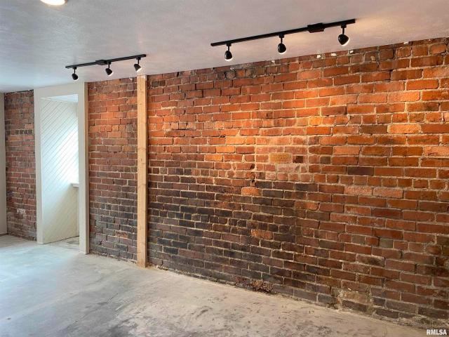 Commercial for sale in Murphysboro, Illinois