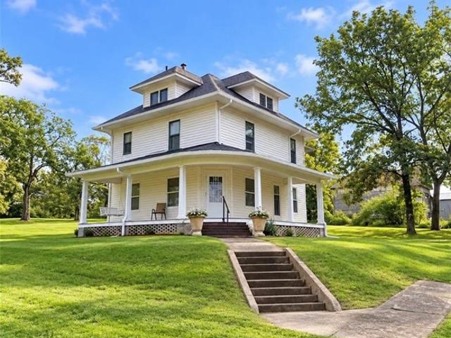House for sale in Hopkins, Nodaway County