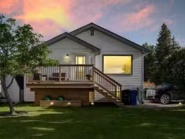 House for sale in Okotoks, Alberta