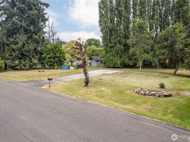Land for sale in Castle Rock, Washington