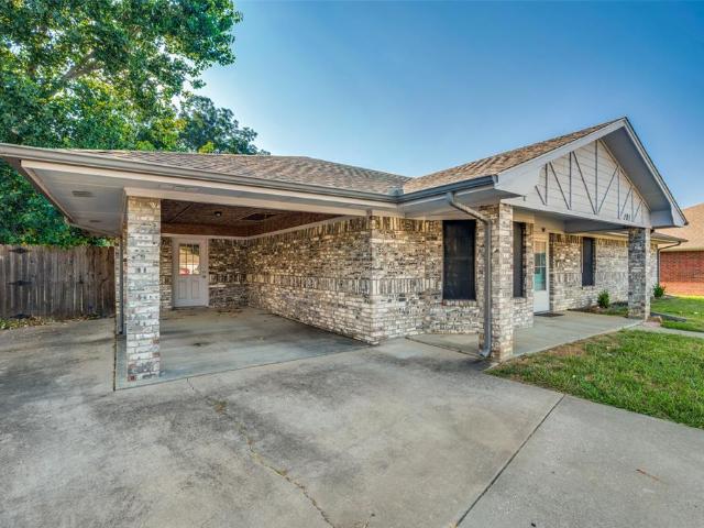 House for sale in Collinsville, Grayson County