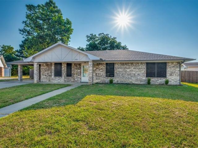 House for sale in Collinsville, Grayson County