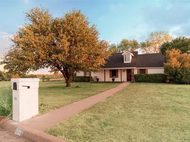 House for sale in Dublin, Erath County