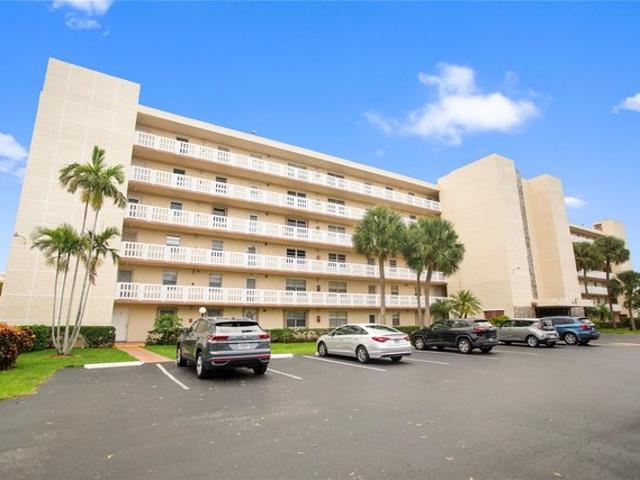 Condo for sale in Dania, Florida