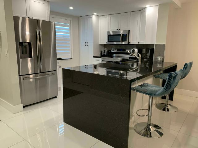 Condo for rent in Dania
