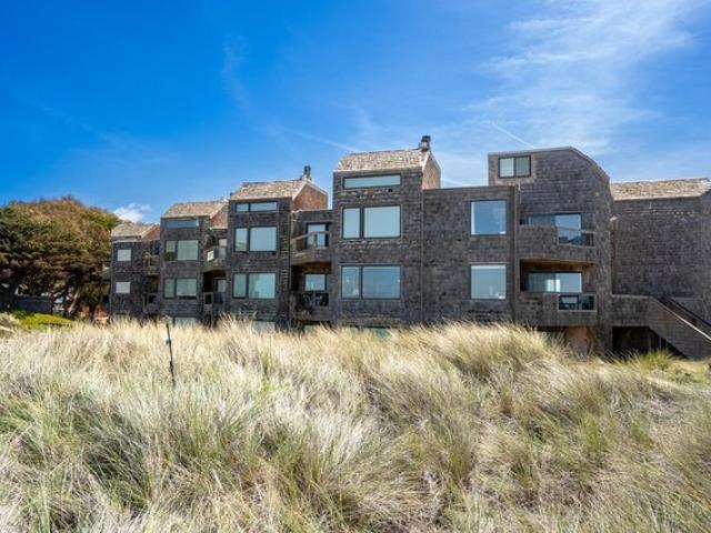 Condo for sale in Freedom, California