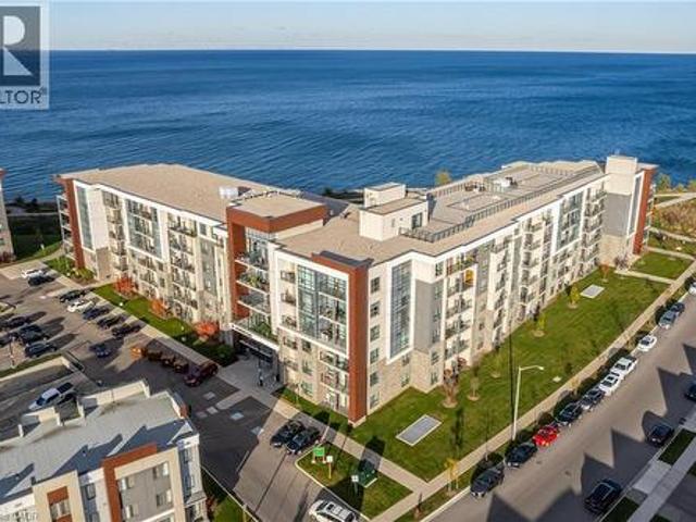 Condo for sale in Ancaster, Ontario