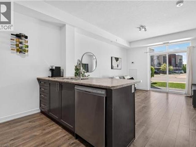 Condo for sale in Lakeshore, Hamilton