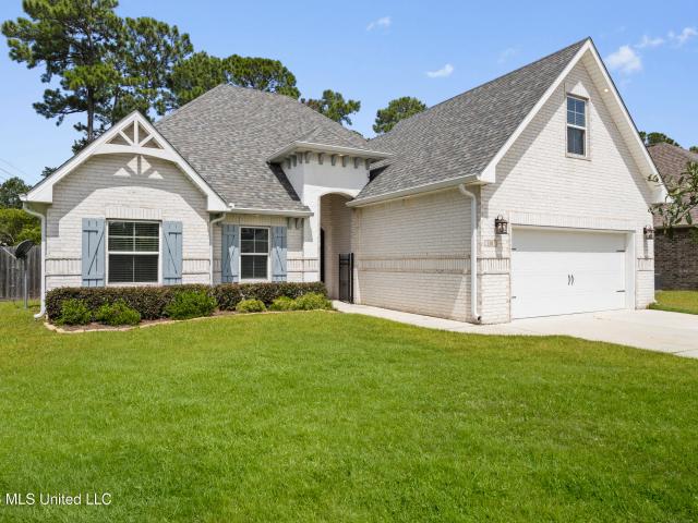 House for sale in Ocean Springs, Mississippi