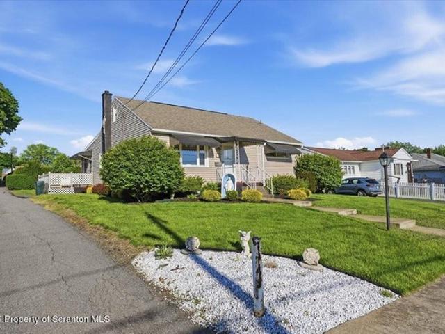 House for sale in Moosic, Pennsylvania