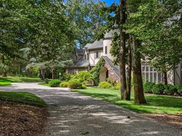 House for sale in Far Hills, New Jersey