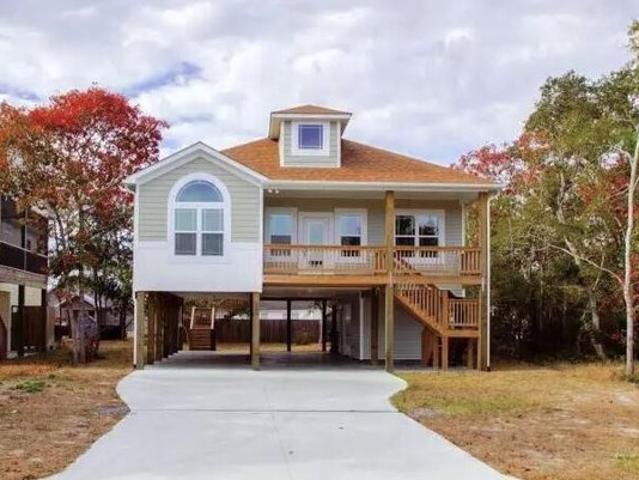 House for sale in Oak Island, North Carolina