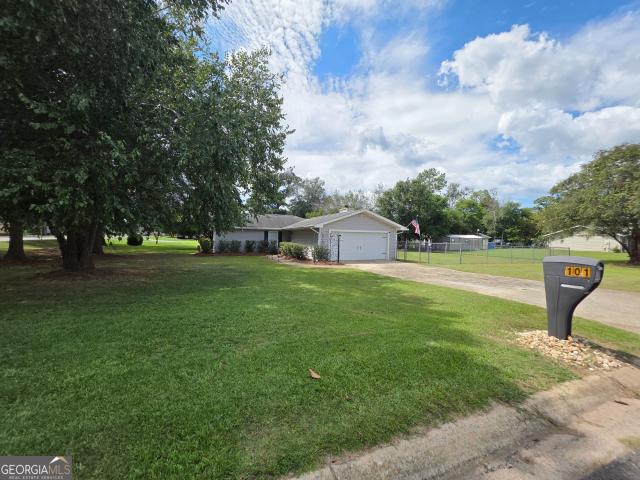 House for sale in Kathleen, Georgia