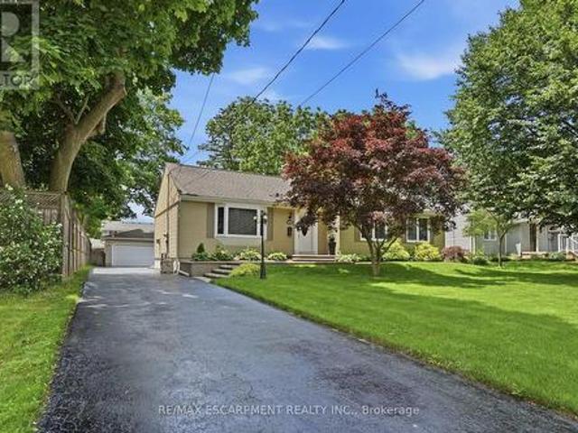 House for sale in Ancaster, Ontario