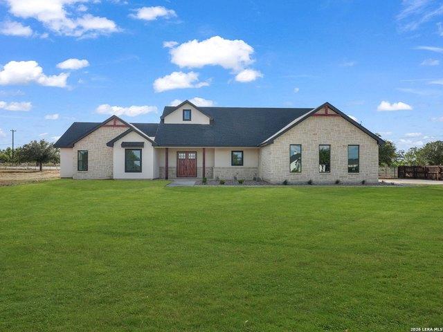 House for sale in Lytle, Atascosa County