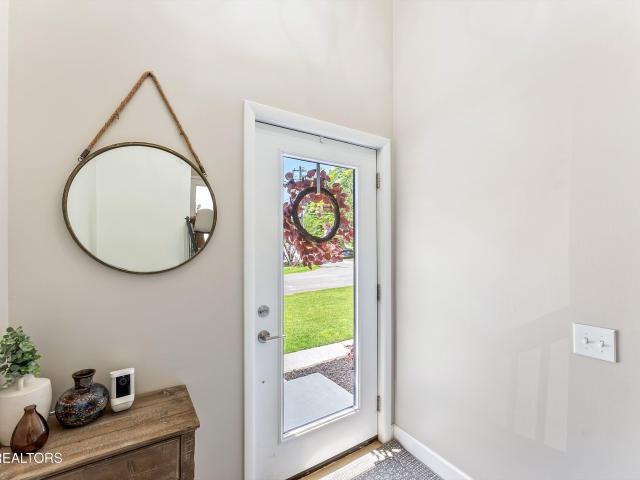 House for sale in Willow Brook-Lasalie, Oak Ridge