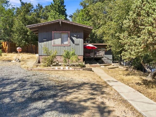 House for sale in Cedarpines Park, California