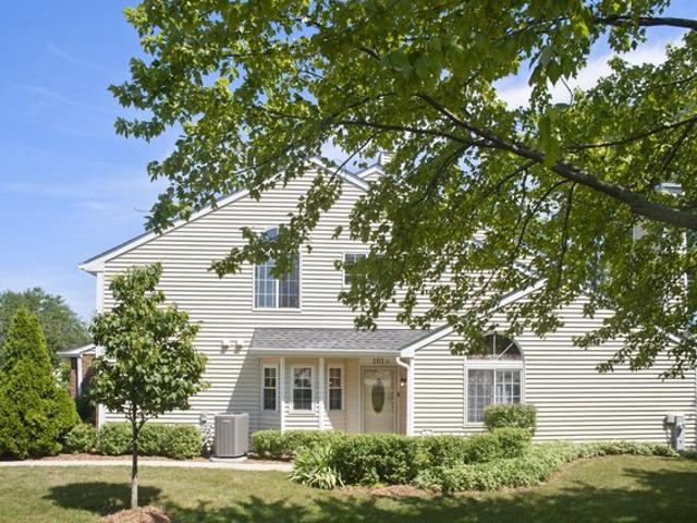 Condo for sale in Streamwood, Illinois