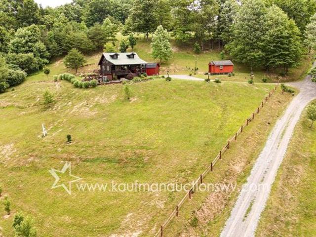 House for sale in Grafton, West Virginia