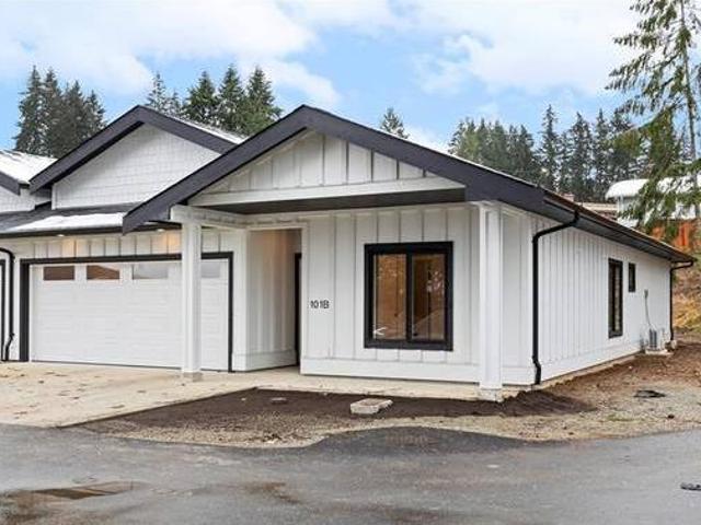 House for sale in Clayoquot, British Columbia