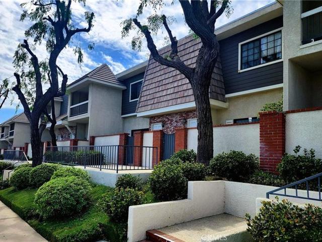 Townhouse for sale in Chatsworth, California