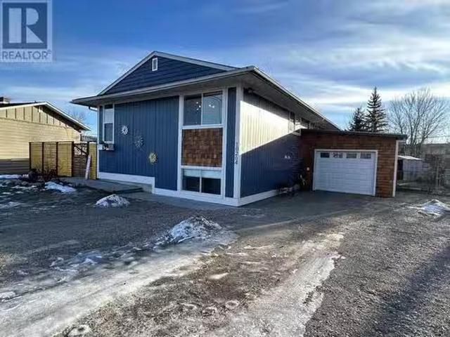 House for sale in Hudson's Hope, British Columbia