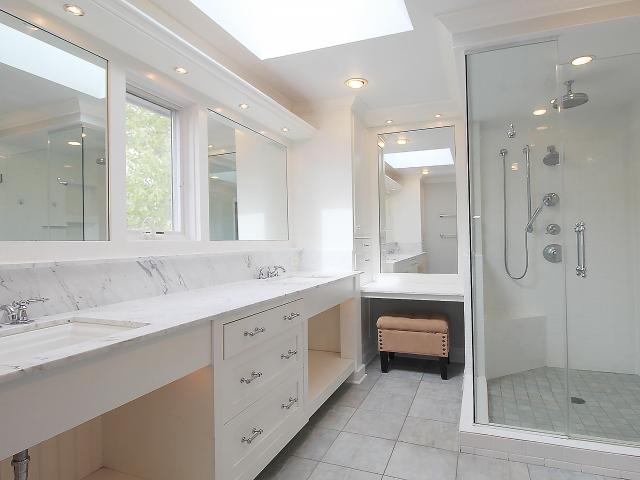 House for sale in Kenilworth Circle, Mequon